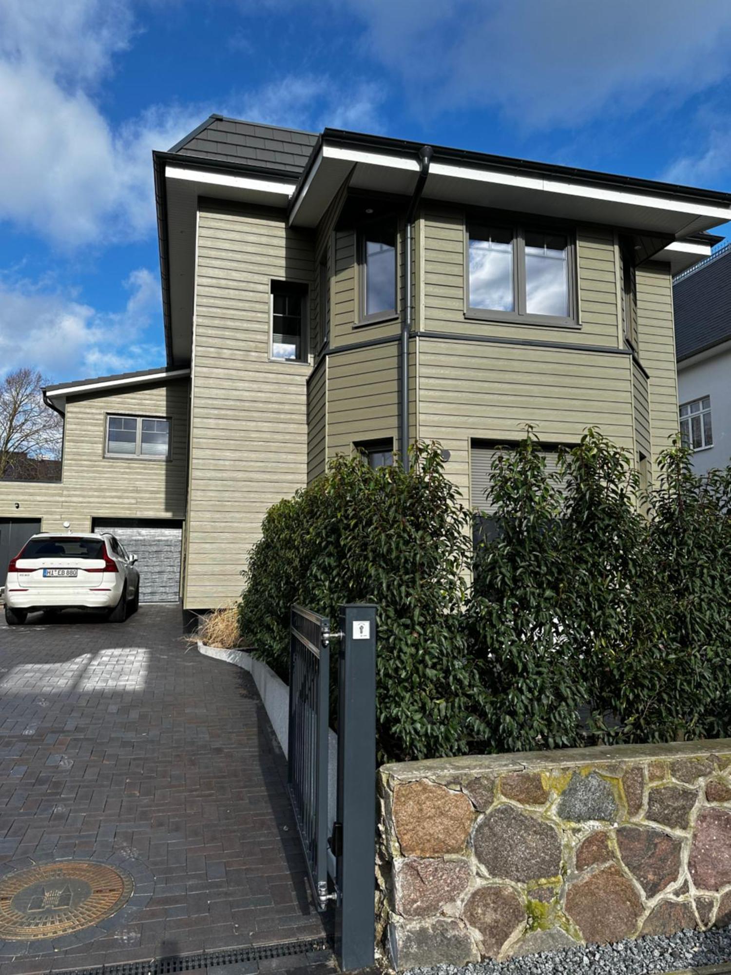 Summergreen Apartment
