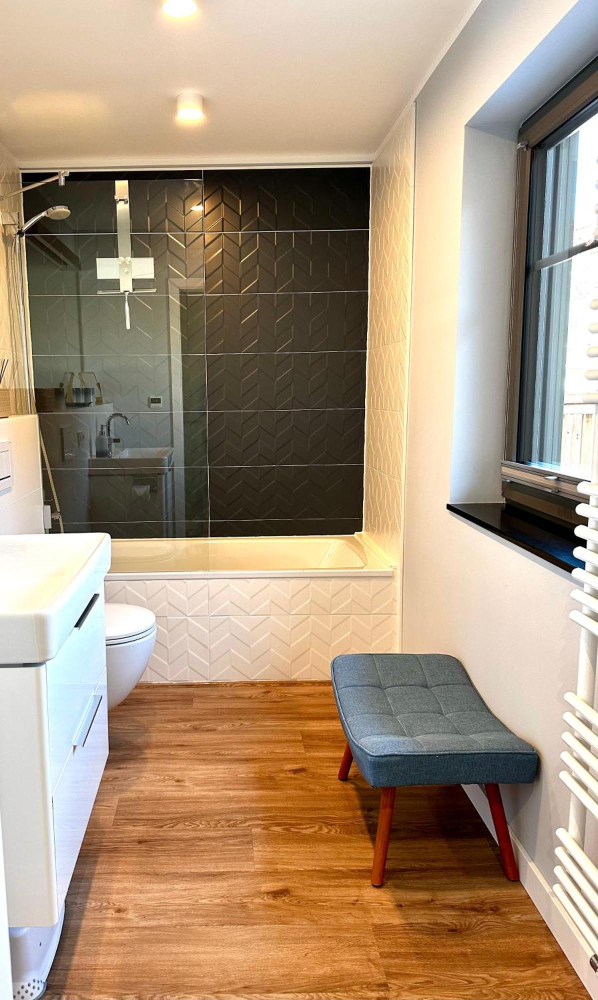Summergreen Apartment